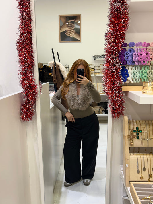 Cuello de Pelo Marrón Claro