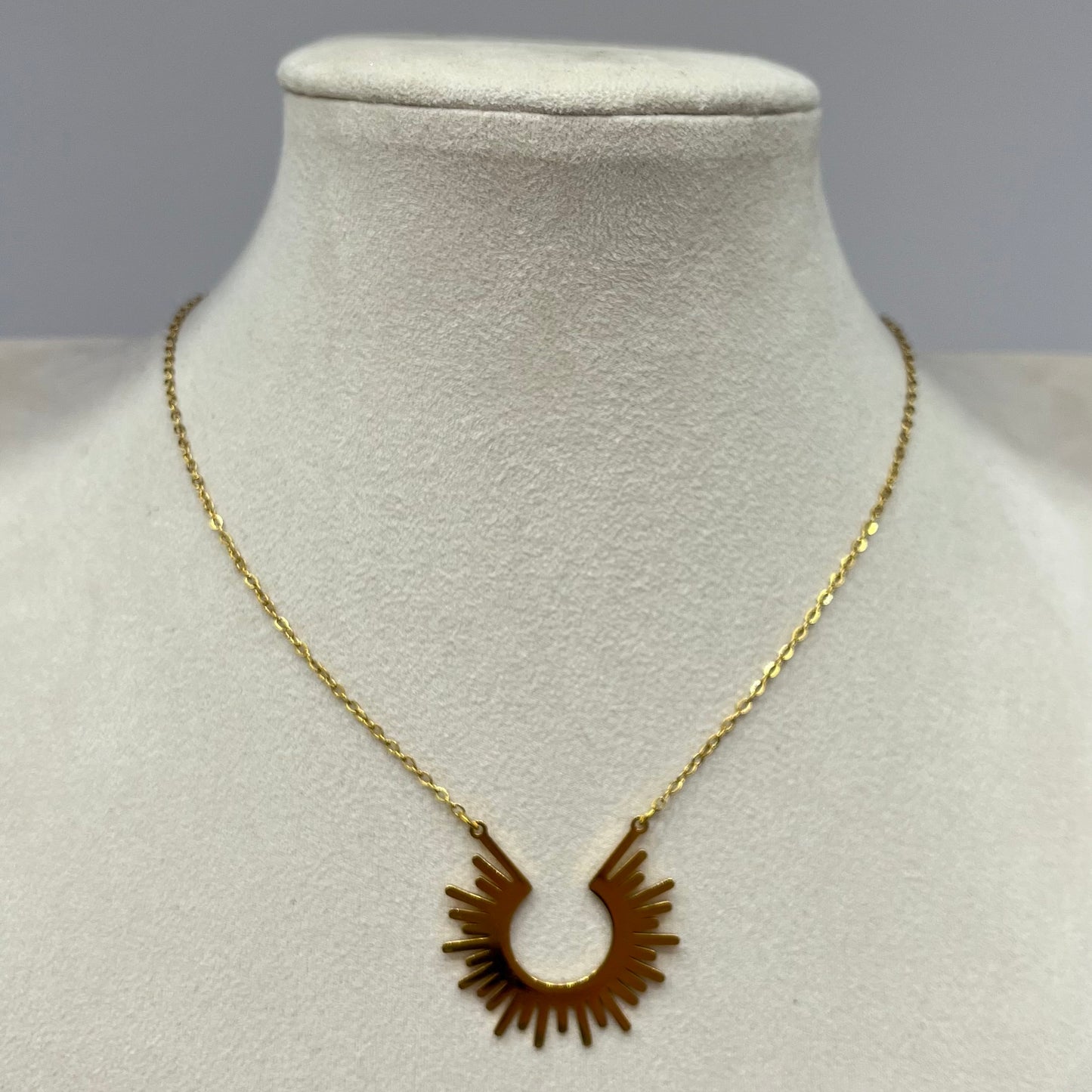 Collar Medio Sol