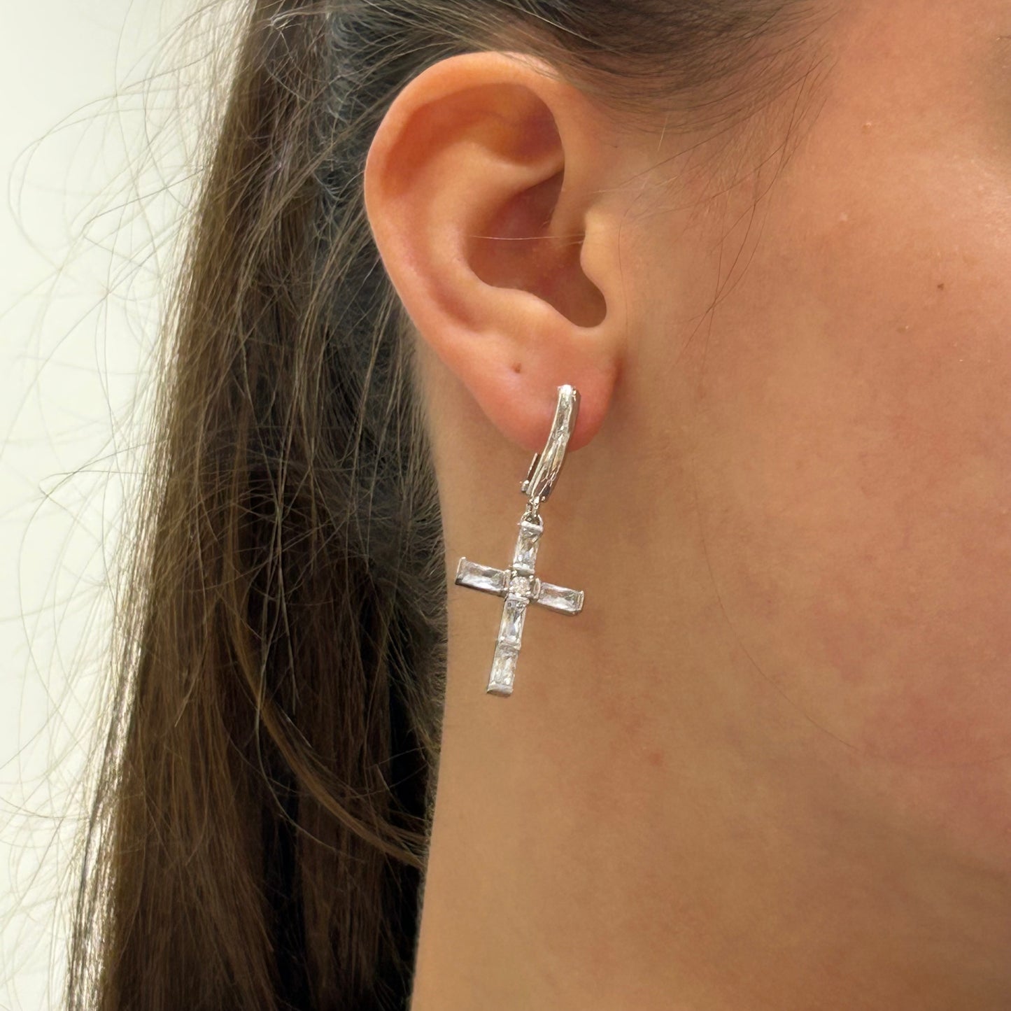 Pendiente Aro con Cruz Brillante