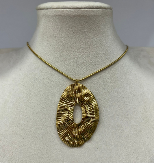 Collar Abstract