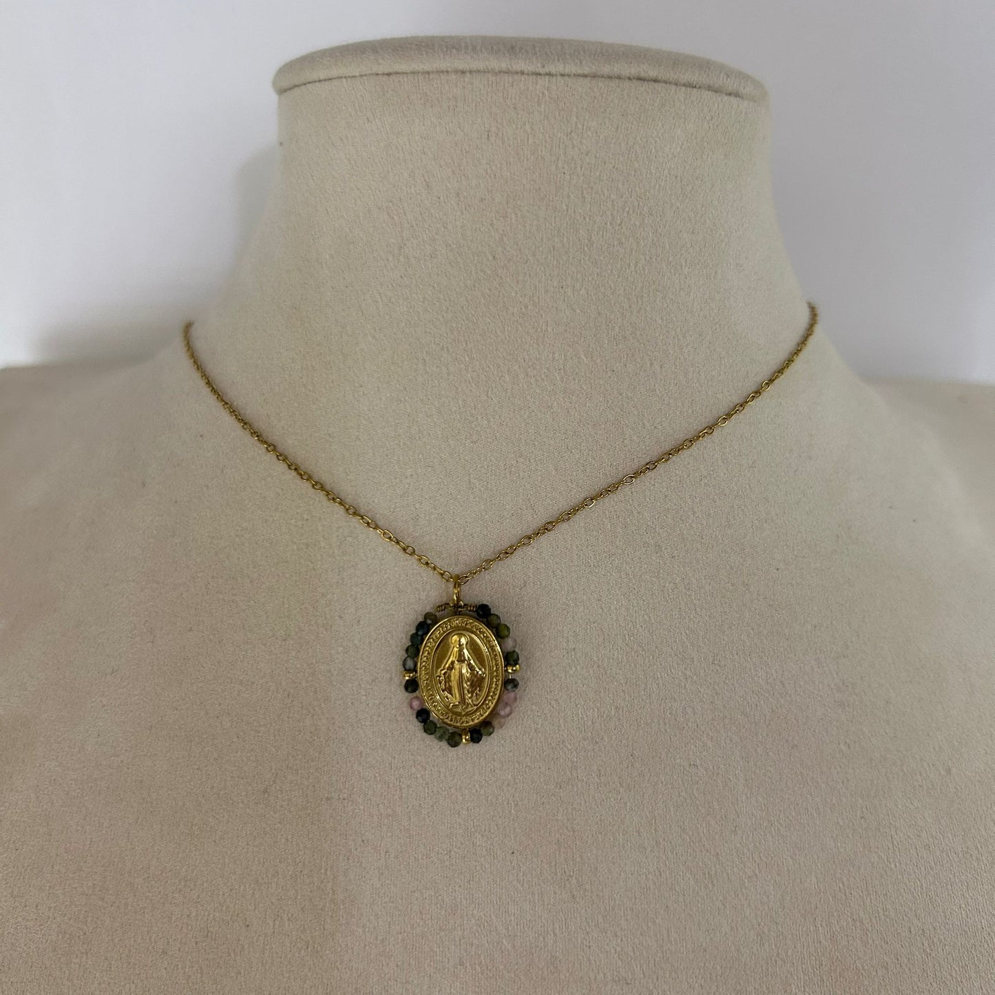 Collar Medalla Perlas