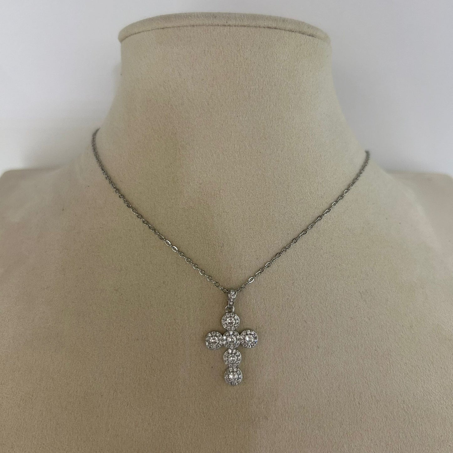 Collar Cruz Bordeado