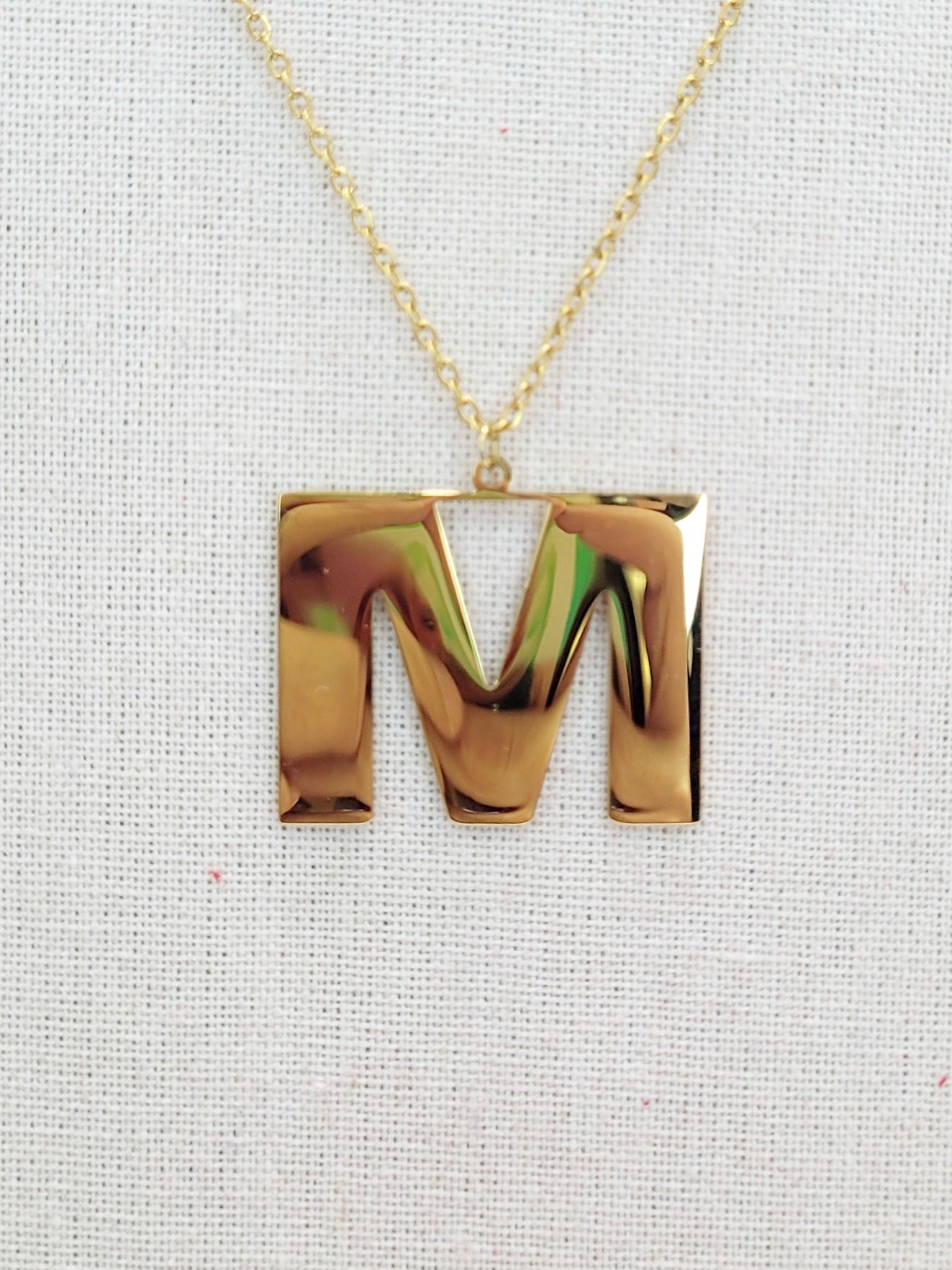 Collar Letras Grandes